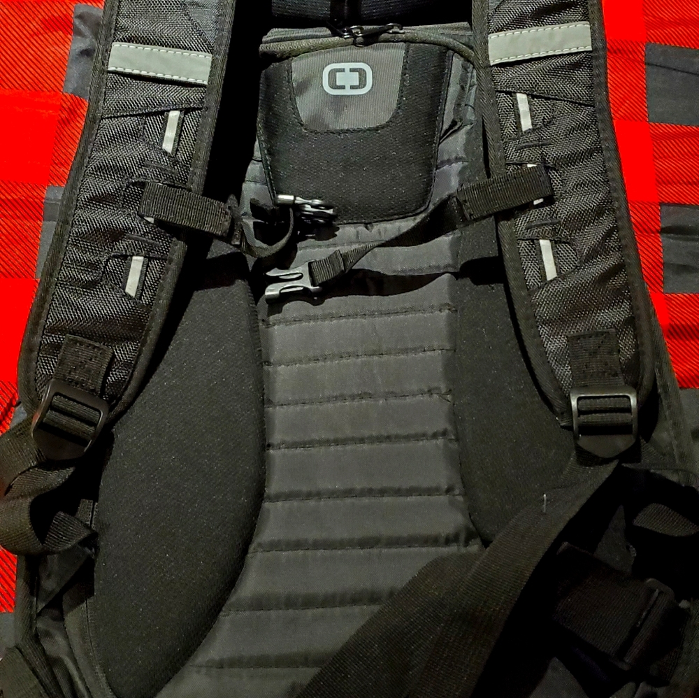 Ogio backpack - Picture 3 of 4